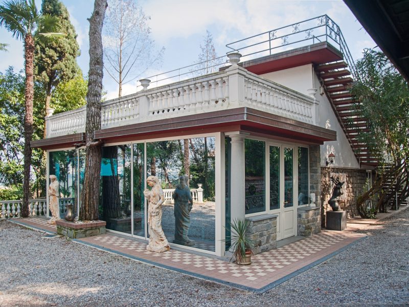 Portoncino d'ingresso villetta classica 3