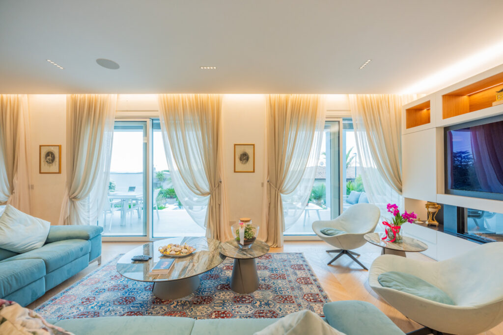 Villa a Padenghe sul Garda - Serramenti Minimal R