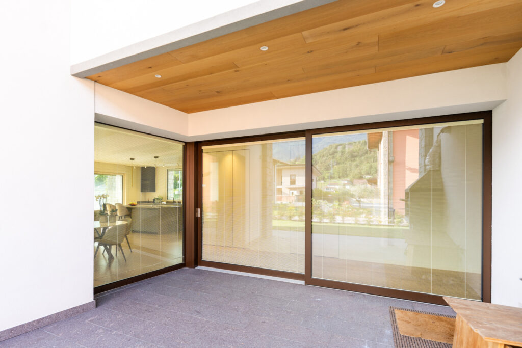 Villetta a Cividate Camuno - Serramenti Legno-Alluminio Minimal R