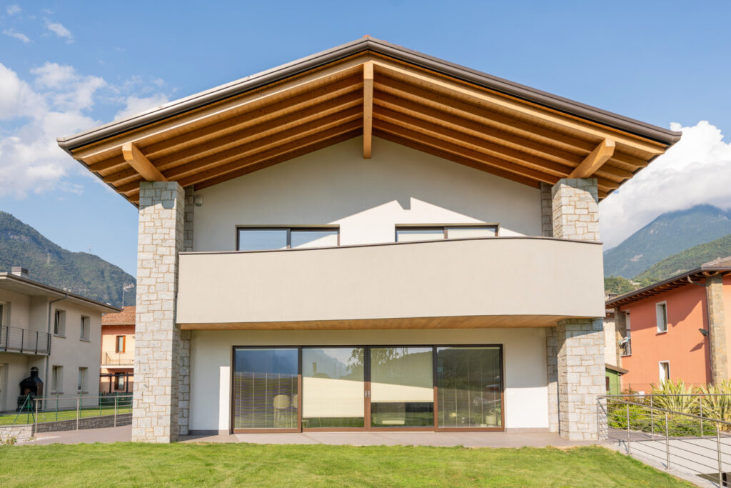 Villetta a Cividate Camuno - Serramenti Legno-Alluminio Minimal R