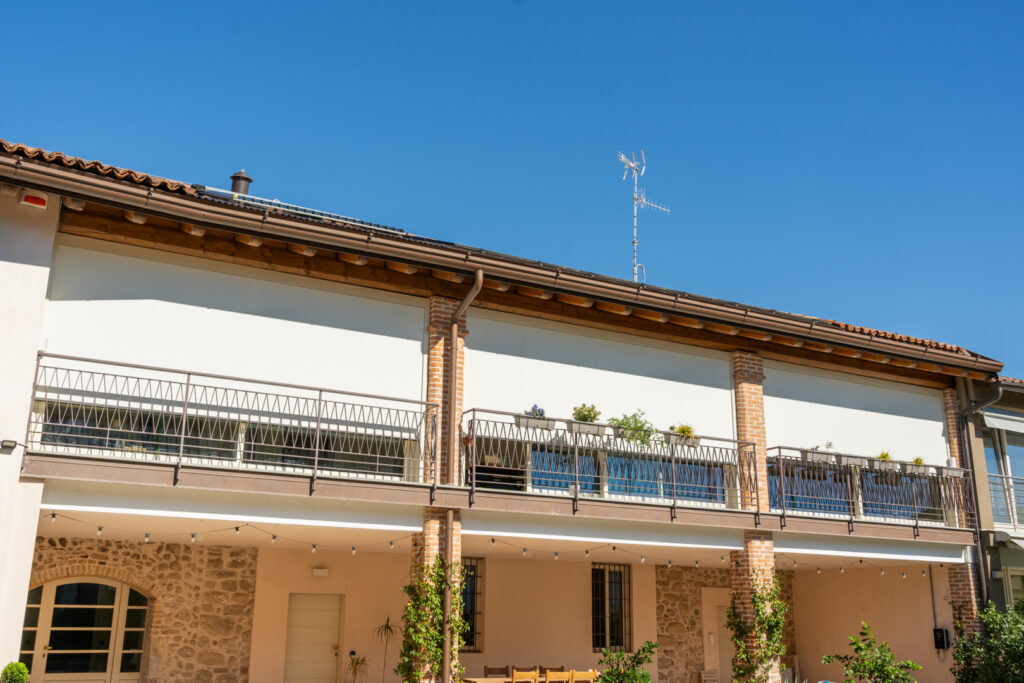 Casa a Passirano - Serramenti Evo 70 in Abete Laccato