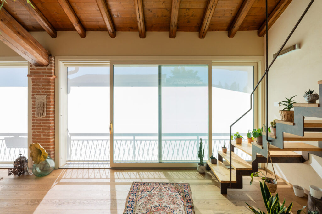 Casa a Passirano - Serramenti Evo 70 in Abete Laccato