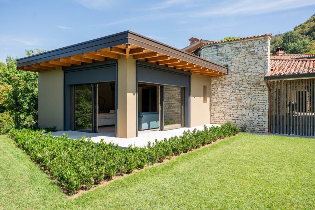 Casa a Cellatica - Serramenti Legno-Alu in Rovere Spazzolato